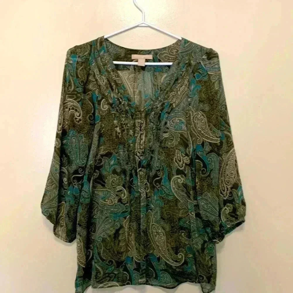 Banana Republic semi sheer tunic with pintucks and fabric buttons, 3/4 sleeves